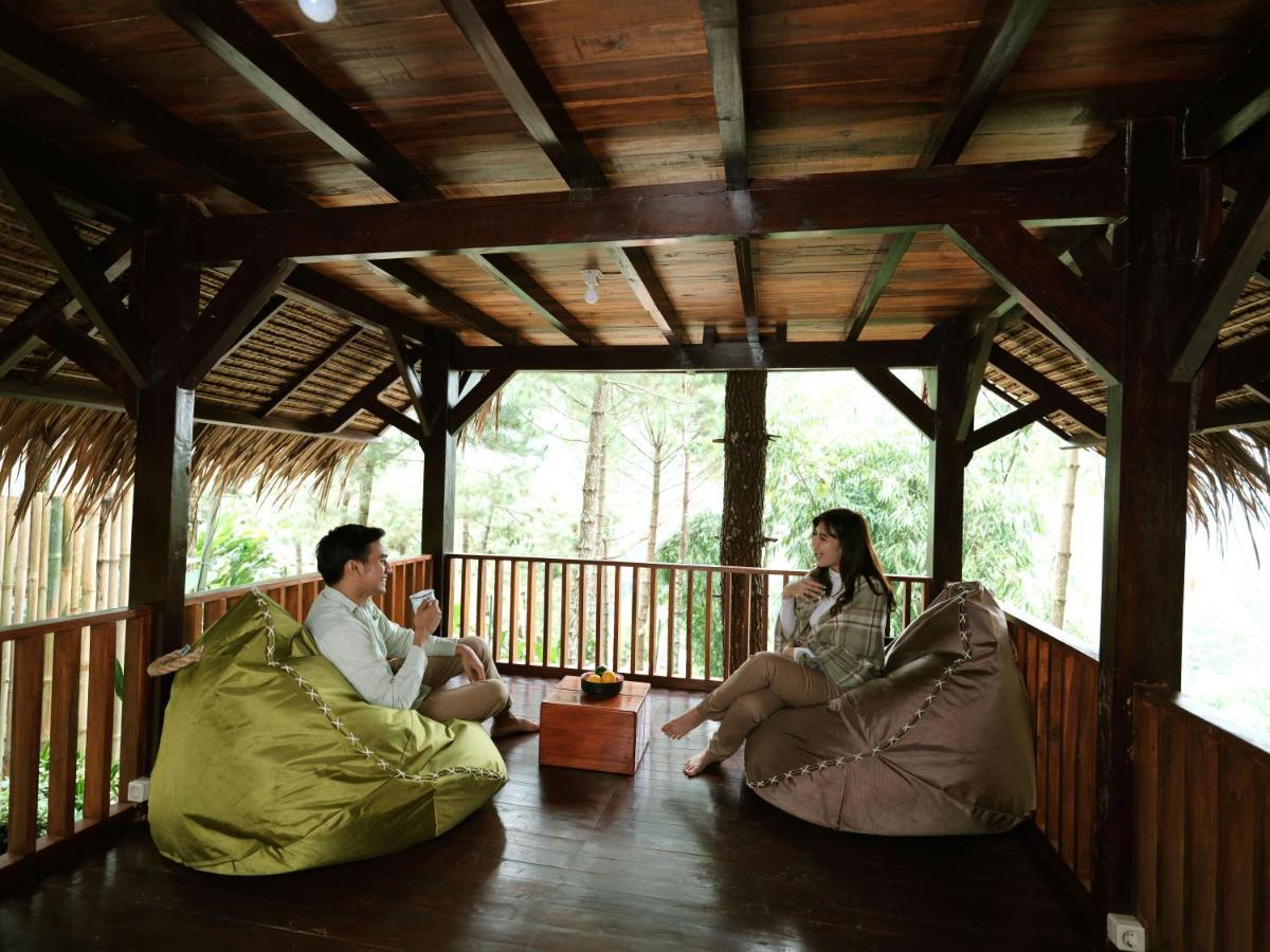 Cikareumbi The Lodge Maribaya מראה חיצוני תמונה
